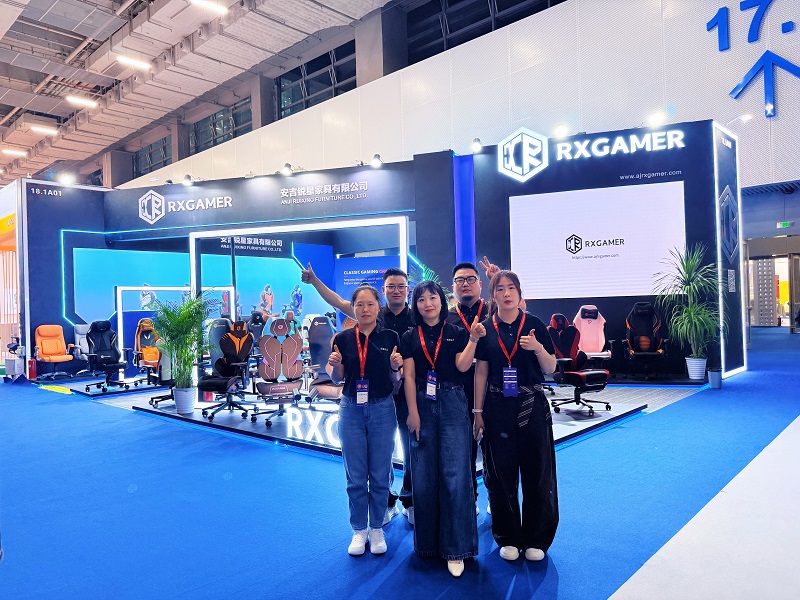 Anji Ruixing Furniture Co., Ltd. úspešne vystavuje na 57. čínskom medzinárodnom veľtrhu nábytku (Guangzhou)